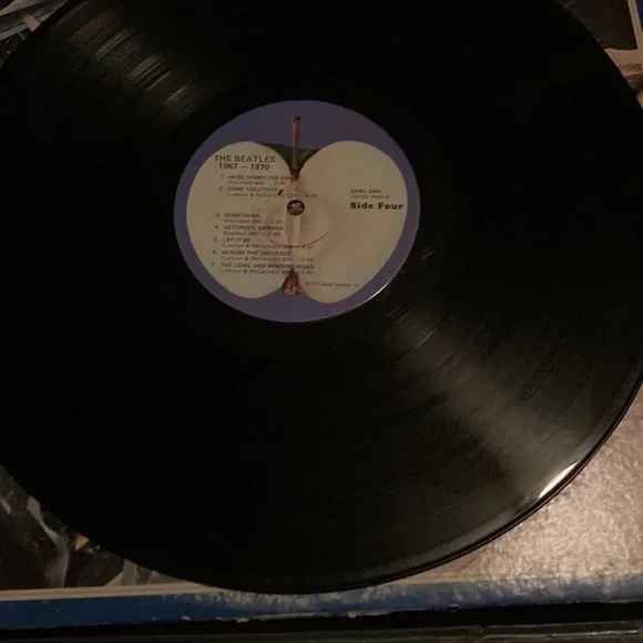Lot of 4 Beatles records all in good playable condition